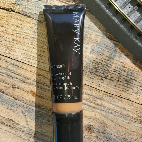 CC Cream - Deep  - Cover Cream Sunscreen SFP 15 - Mary Kay - Exp 2018 - Picture 7 of 7